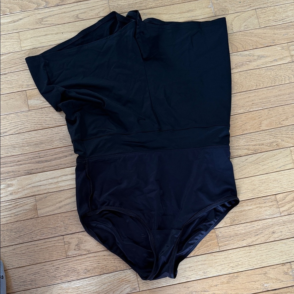 Lands' End Women's Classic Black Swim Shorts - Picture 6 of 6